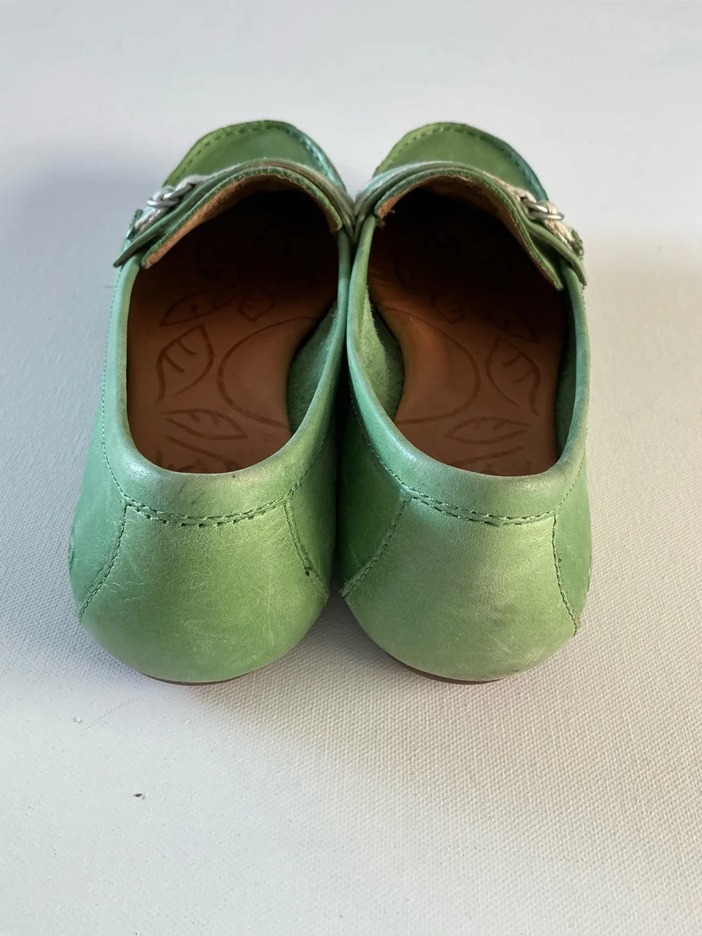 Born Green Leather Loafers Slip On Flats Size 8.5 Boho Casual - Picture 3 of 11